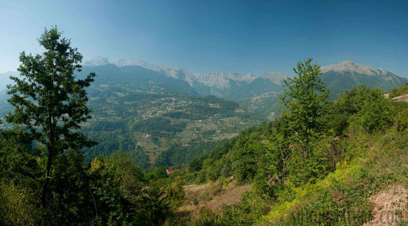 Montenegro -  [28 mm, 1/100 sec at f / 16, ISO 400]